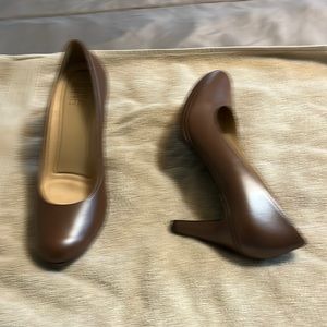 Women’s brown heels